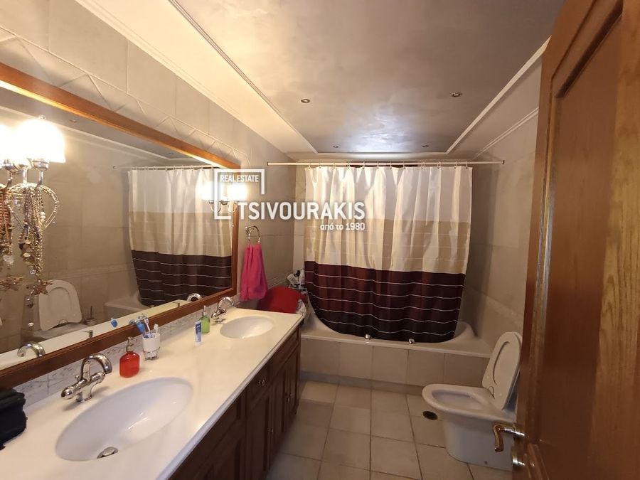 Photo 360297167
