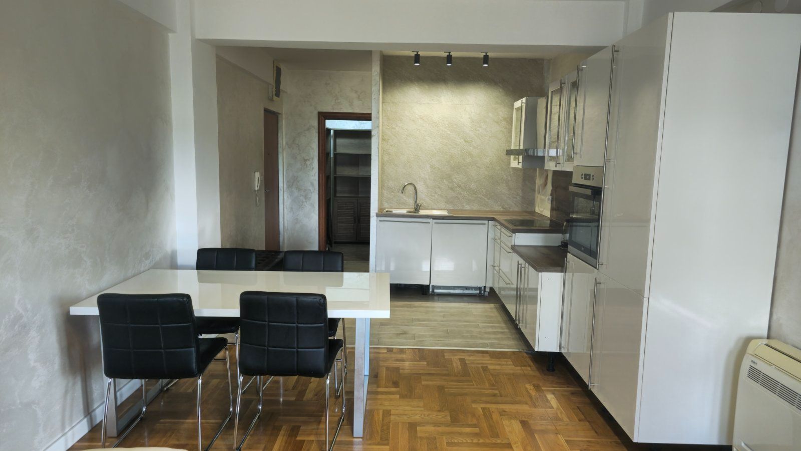 Эксклюзивная меблированная квартира с 2 спальнями 85 м² и террасой, ул. Московская, Преко Мораче – аренда 3