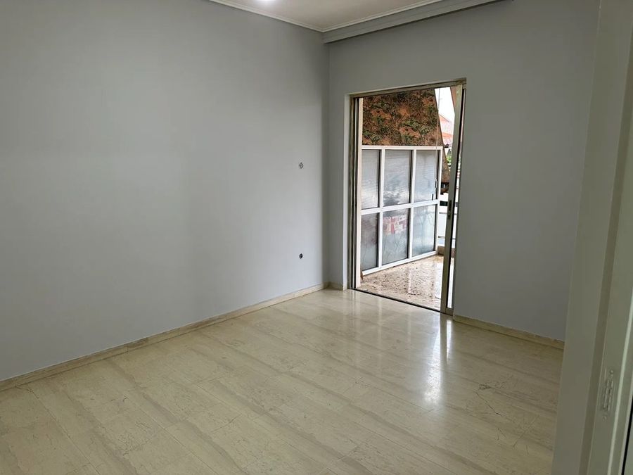 Photo 363497729