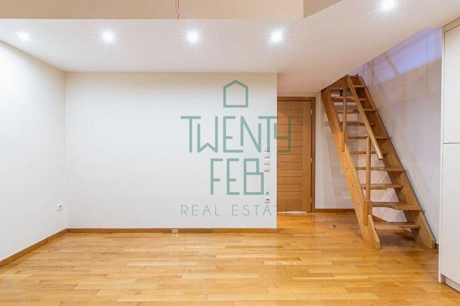 Photo 363642584