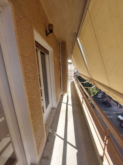 Photo 365375252
