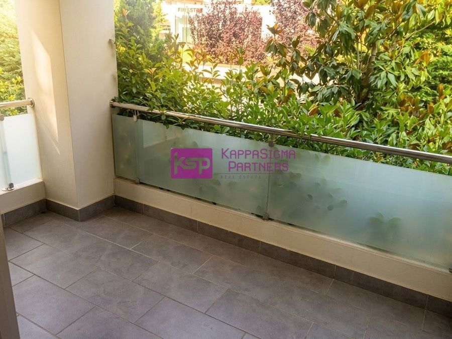 Photo 365375891