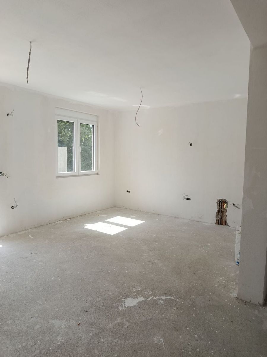 Apartment for sale in Susanj, Bar 10
