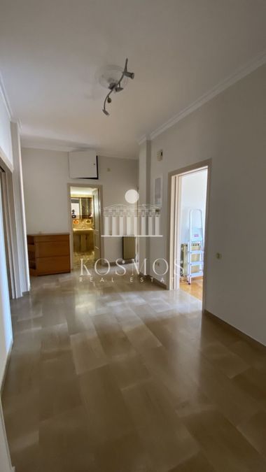 Photo 367278815