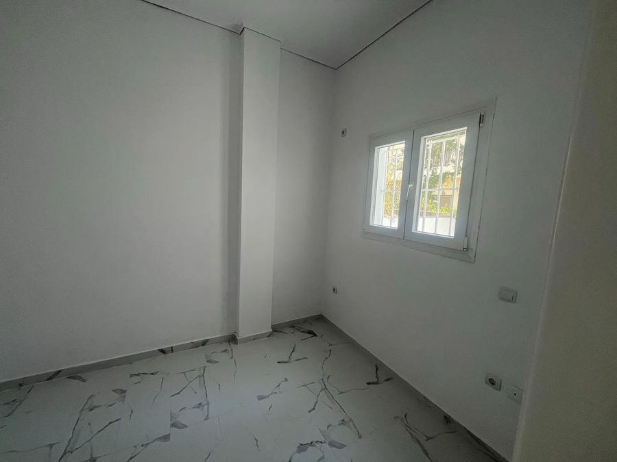Photo 367280234
