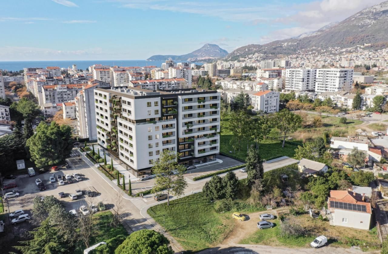 One-Bedroom Apartment 51m², Bar Center 7