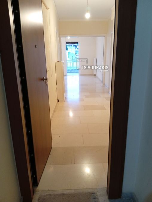 Photo 368865299