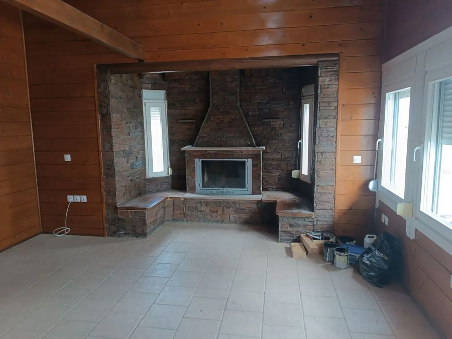 Photo 369042581