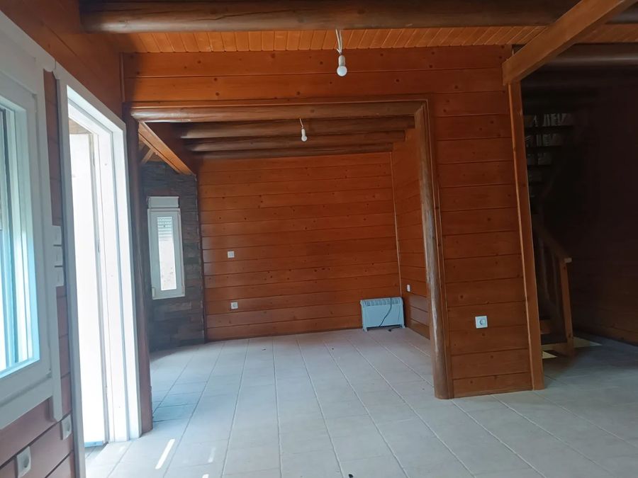 Photo 369042590