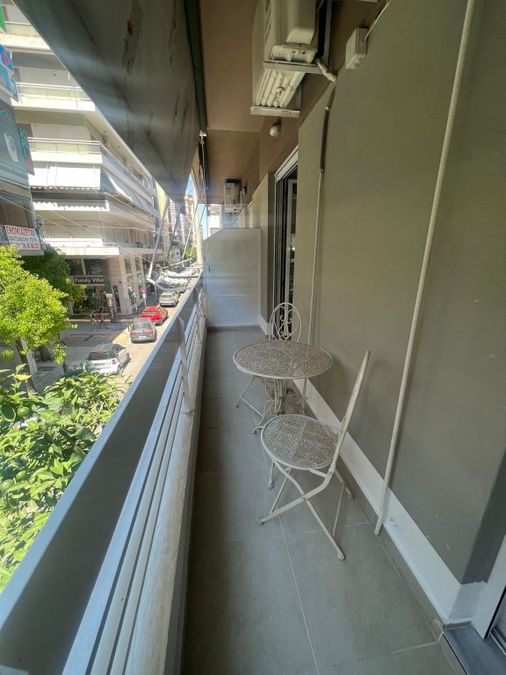 Photo 369050585