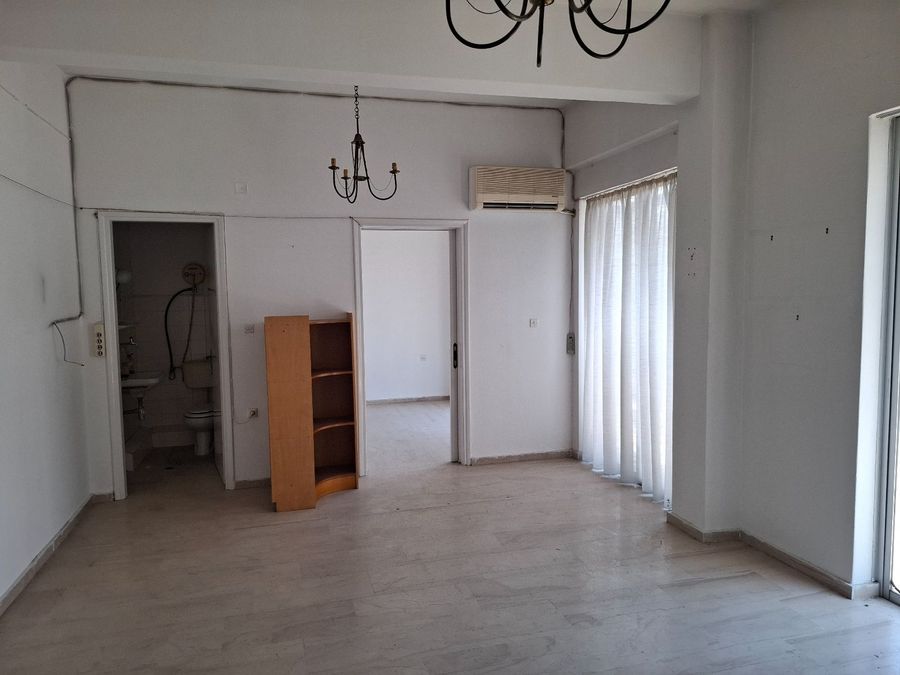 Photo 369063302
