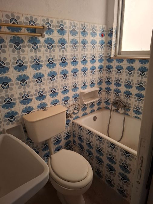 Photo 369063356