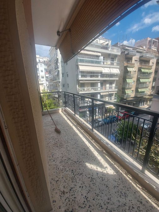 Photo 369084932