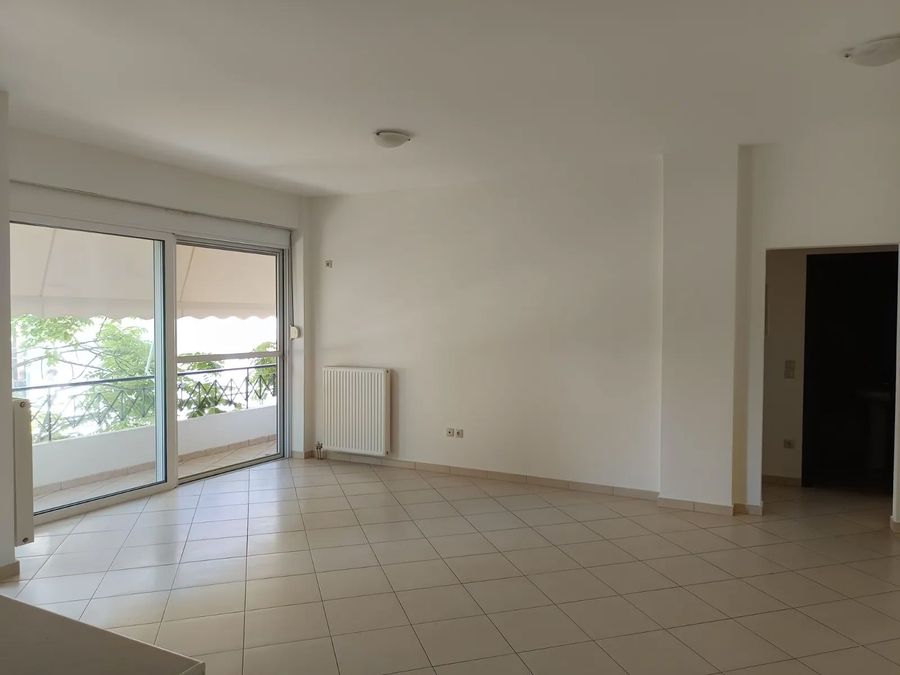 Photo 369207386