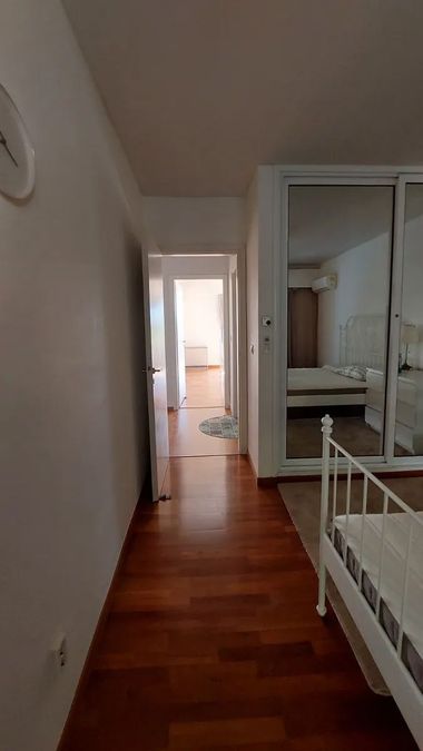 Photo 369321773