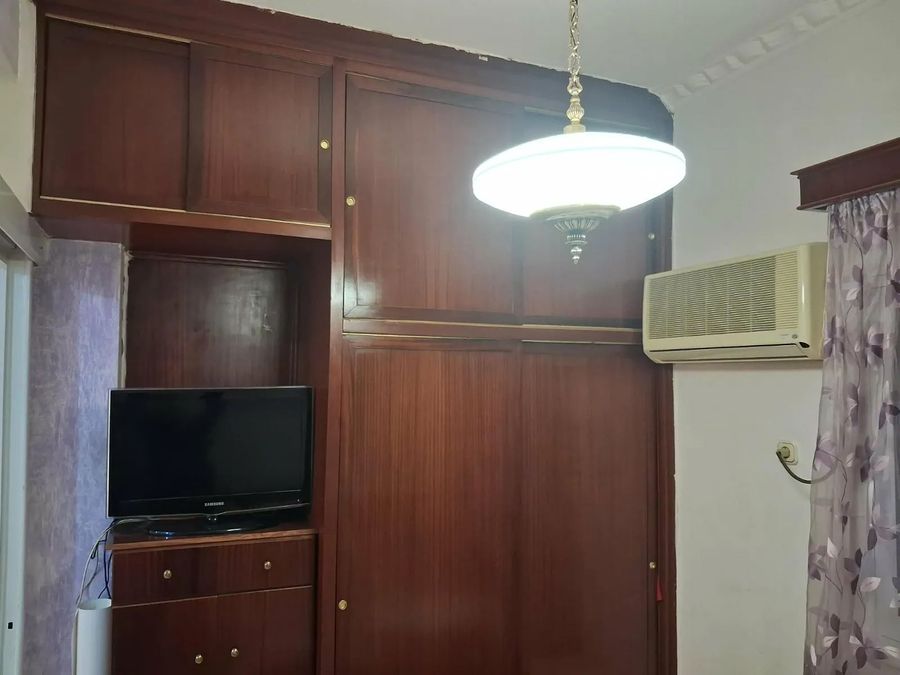 Photo 369326345