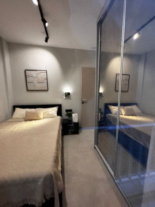 Photo 369424757