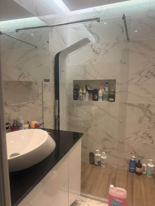 Photo 369573338