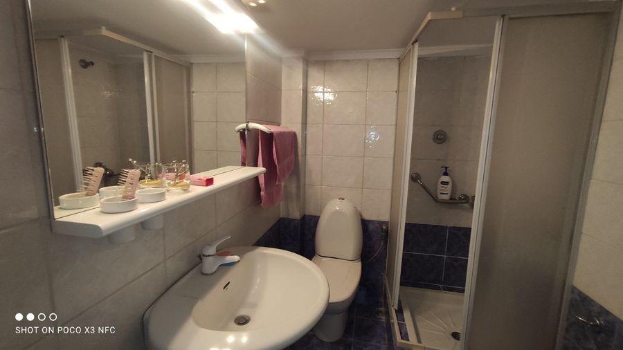 Photo 369687587