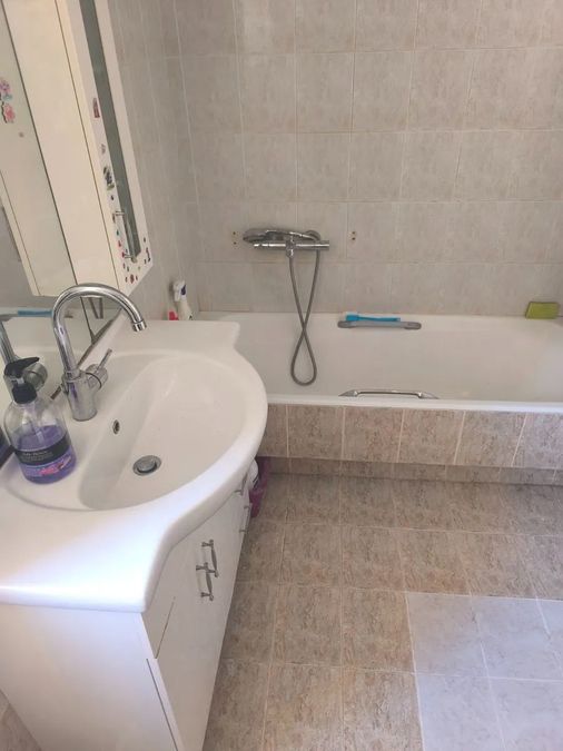 Photo 369696287