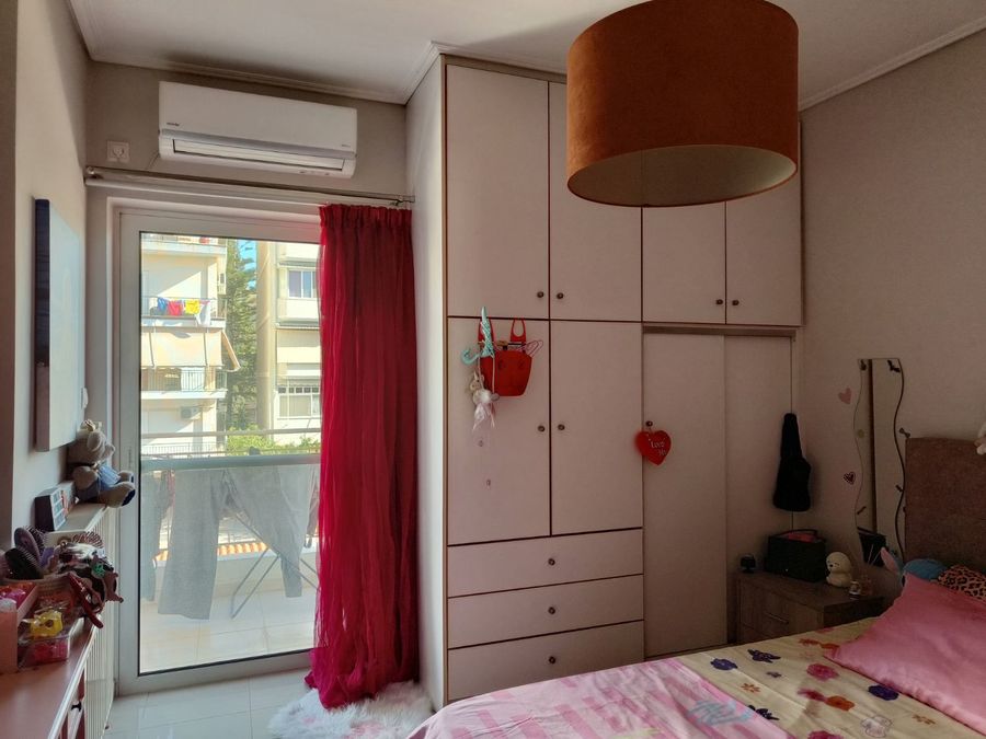 Photo 369740078