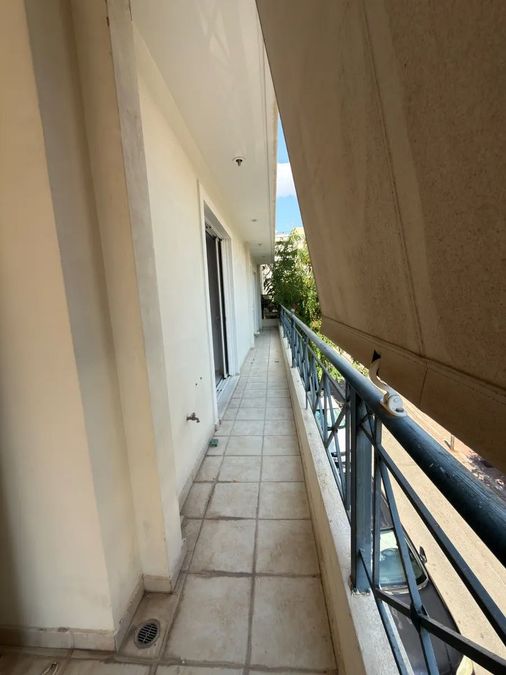 Photo 369869561