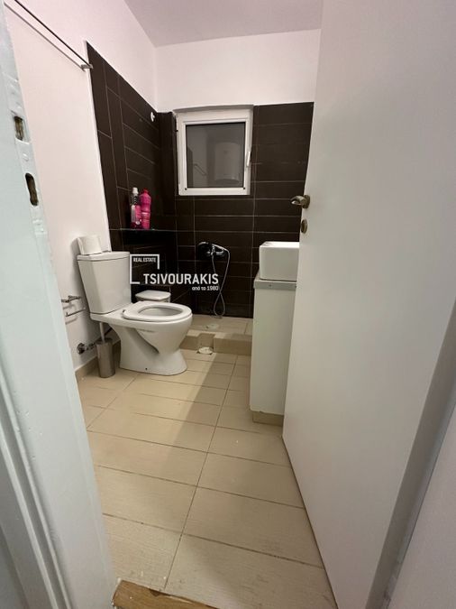 Photo 370317785