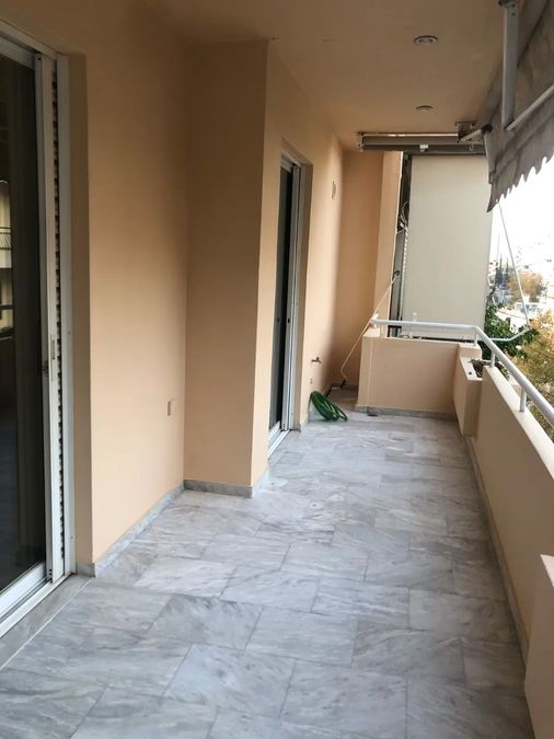 Photo 371010674
