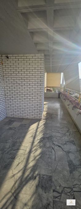 Photo 371165675