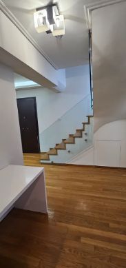Photo 371211047