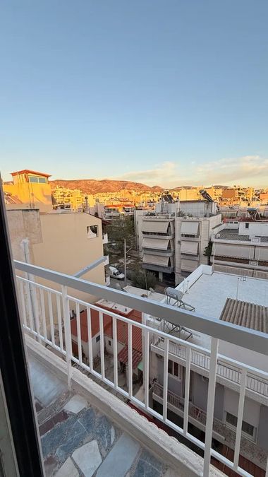 Photo 371217218