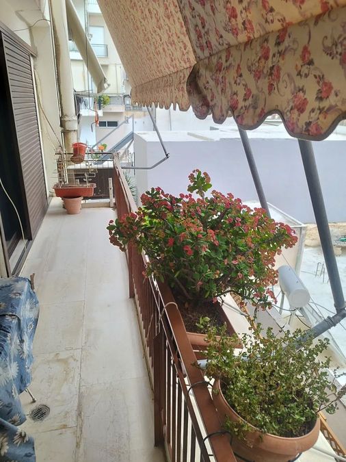 Photo 371243906
