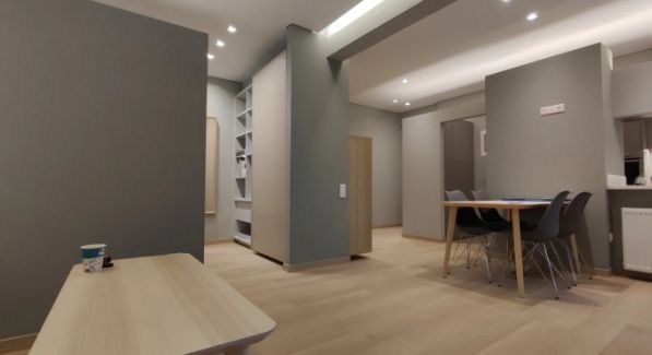 Photo 371304245