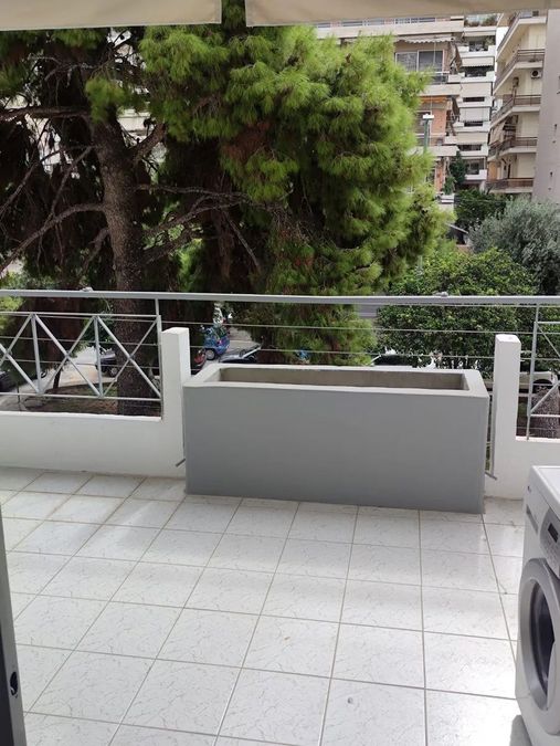 Photo 371378615