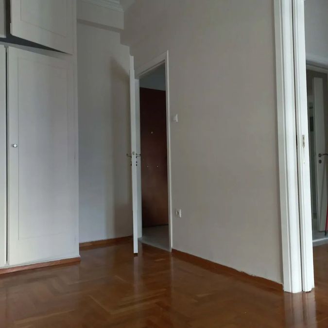 Photo 371536037