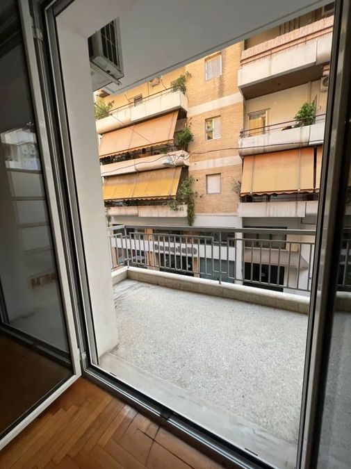 Photo 371787200