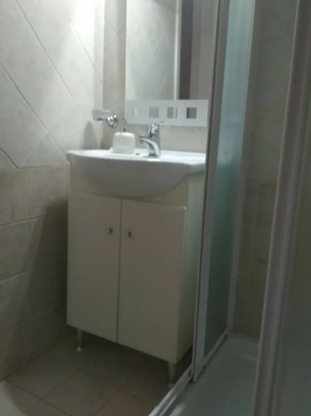 Photo 371844689
