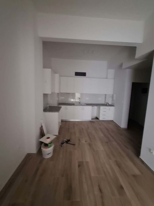 Photo 372073838