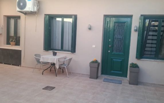 Photo 372117176