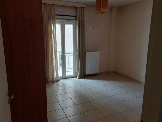 Photo 372117233