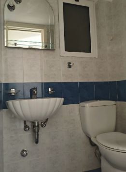 Photo 372128135