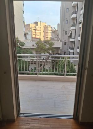 Photo 372149696