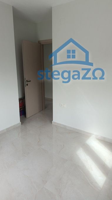 Photo 372171629