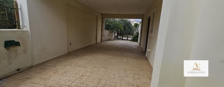 Photo 372257309