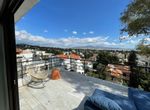Photo 372265526