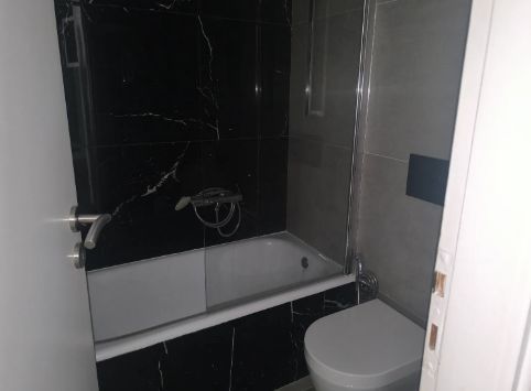 Photo 372272027