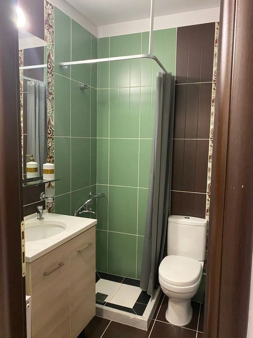 Photo 372378275
