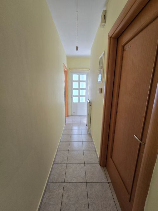 Photo 372408476