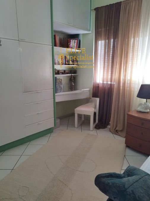 Photo 372569981