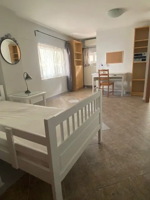 Photo 372678587